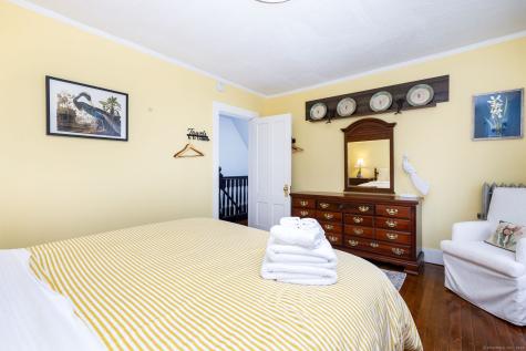 8 Pearl Street Groton CT 06355