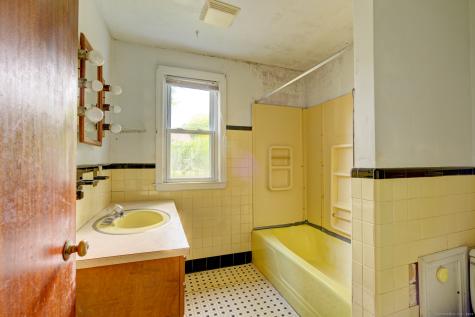 129 Glenview Drive Newington CT 06111