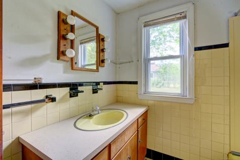 129 Glenview Drive Newington CT 06111