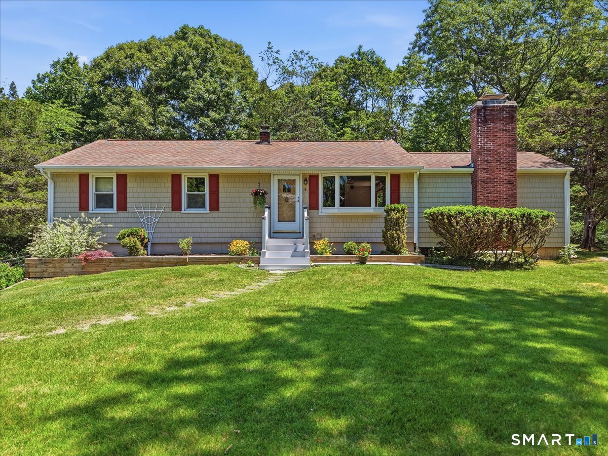 8 Roxbury Court East Lyme CT 06357
