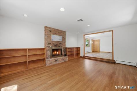 8 Roxbury Court East Lyme CT 06357