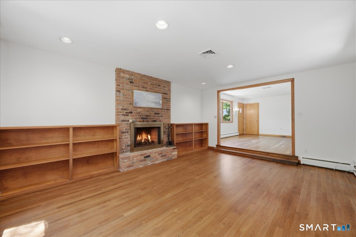 8 Roxbury Court East Lyme CT 06357