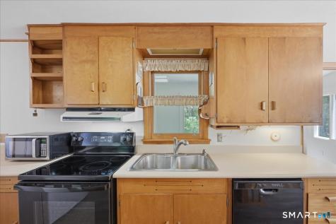 8 Roxbury Court East Lyme CT 06357
