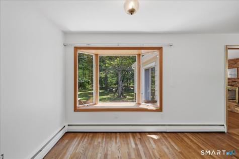 8 Roxbury Court East Lyme CT 06357