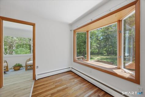 8 Roxbury Court East Lyme CT 06357