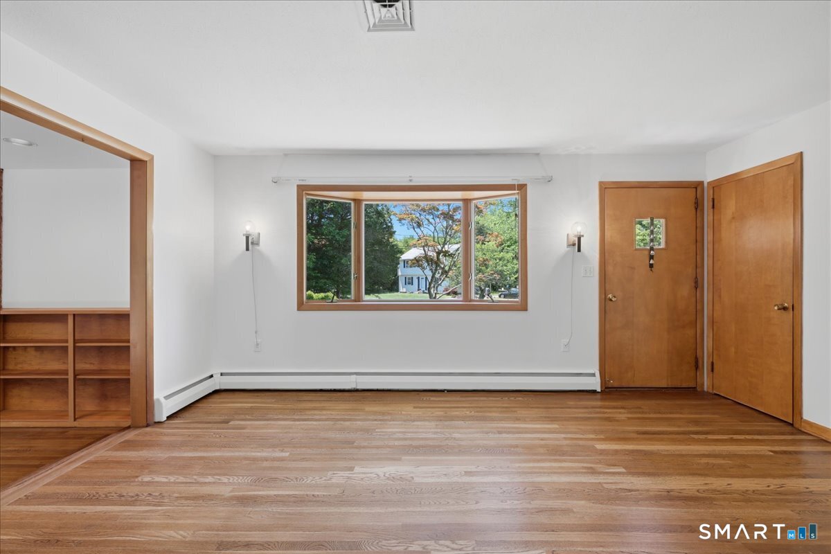 8 Roxbury Court East Lyme CT 06357