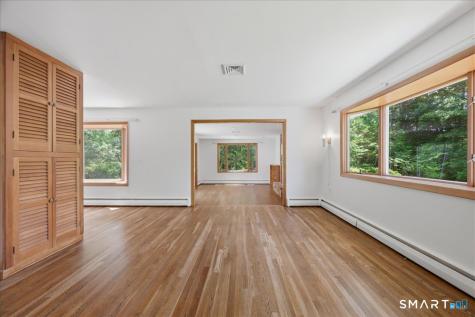 8 Roxbury Court East Lyme CT 06357
