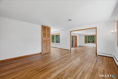 8 Roxbury Court East Lyme CT 06357