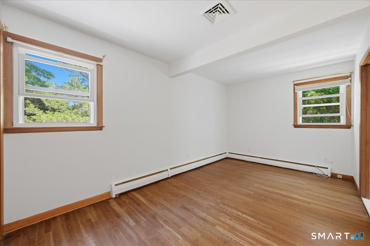 8 Roxbury Court East Lyme CT 06357
