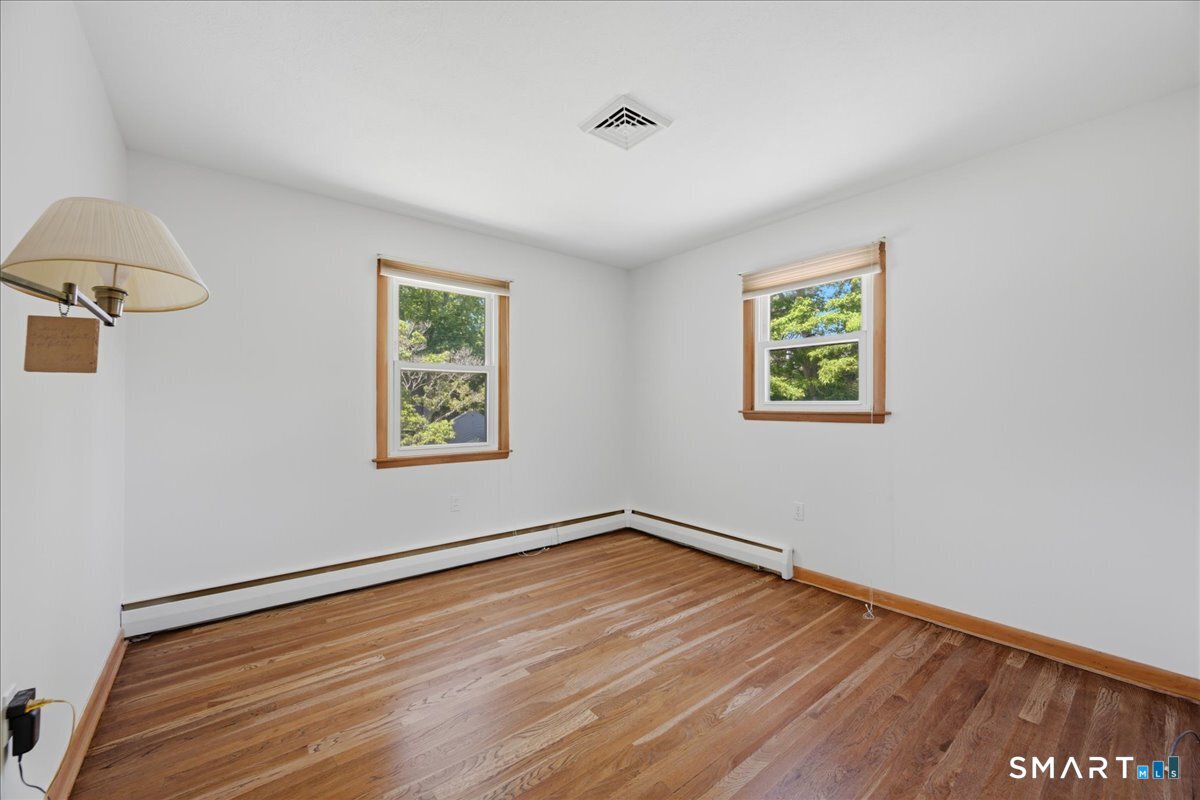 8 Roxbury Court East Lyme CT 06357