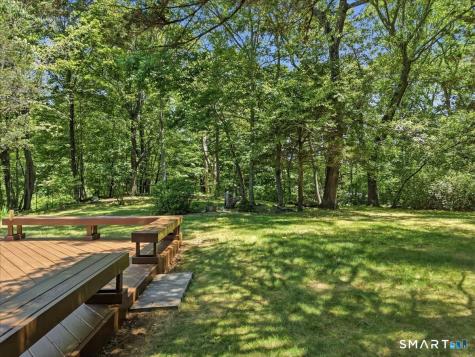 8 Roxbury Court East Lyme CT 06357