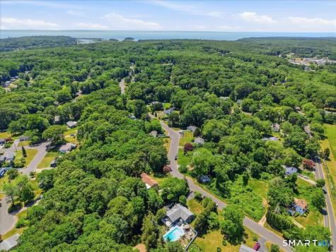 8 Roxbury Court East Lyme CT 06357