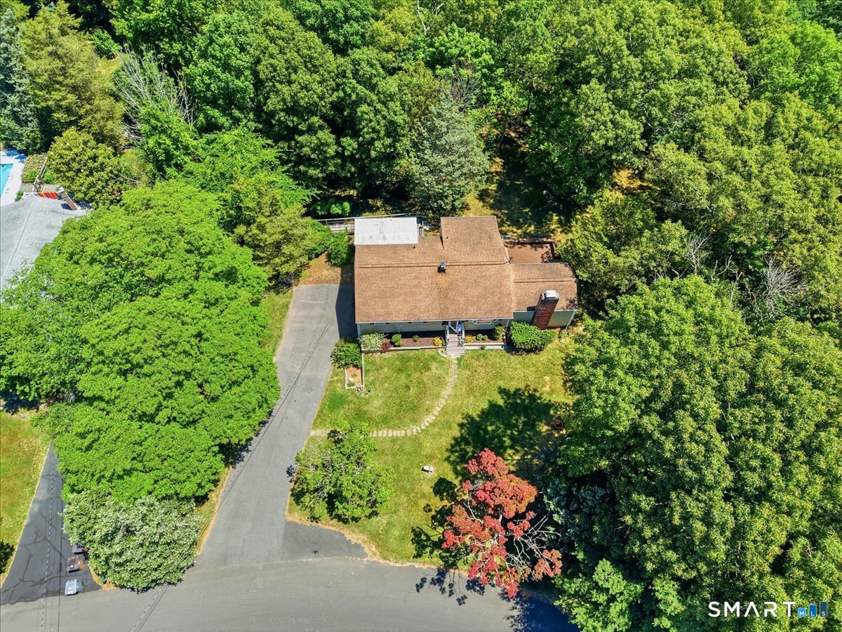 8 Roxbury Court East Lyme CT 06357
