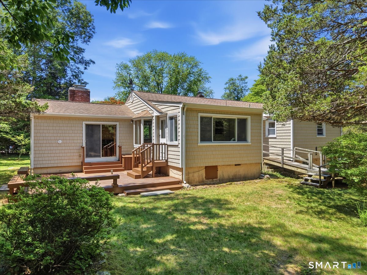 8 Roxbury Court East Lyme CT 06357