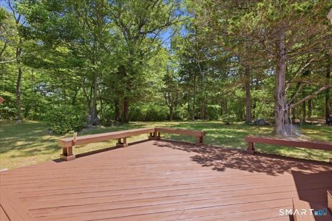 8 Roxbury Court East Lyme CT 06357