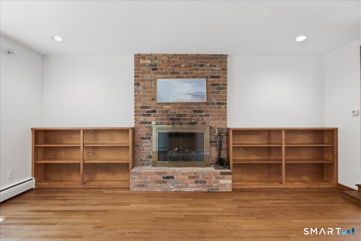 8 Roxbury Court East Lyme CT 06357