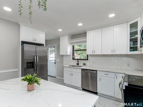 415 Painter Drive West Haven CT 06516