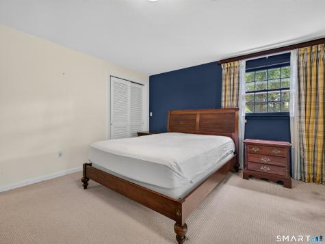 35 Inchcliffe Drive Ledyard CT 06335