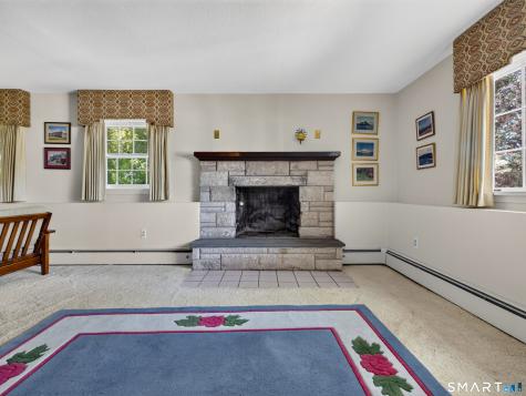 35 Inchcliffe Drive Ledyard CT 06335