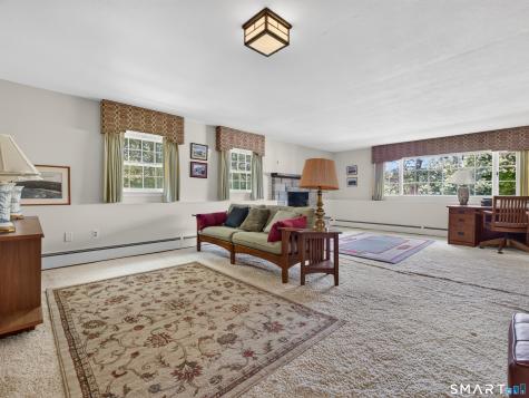 35 Inchcliffe Drive Ledyard CT 06335
