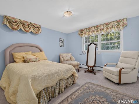 35 Inchcliffe Drive Ledyard CT 06335