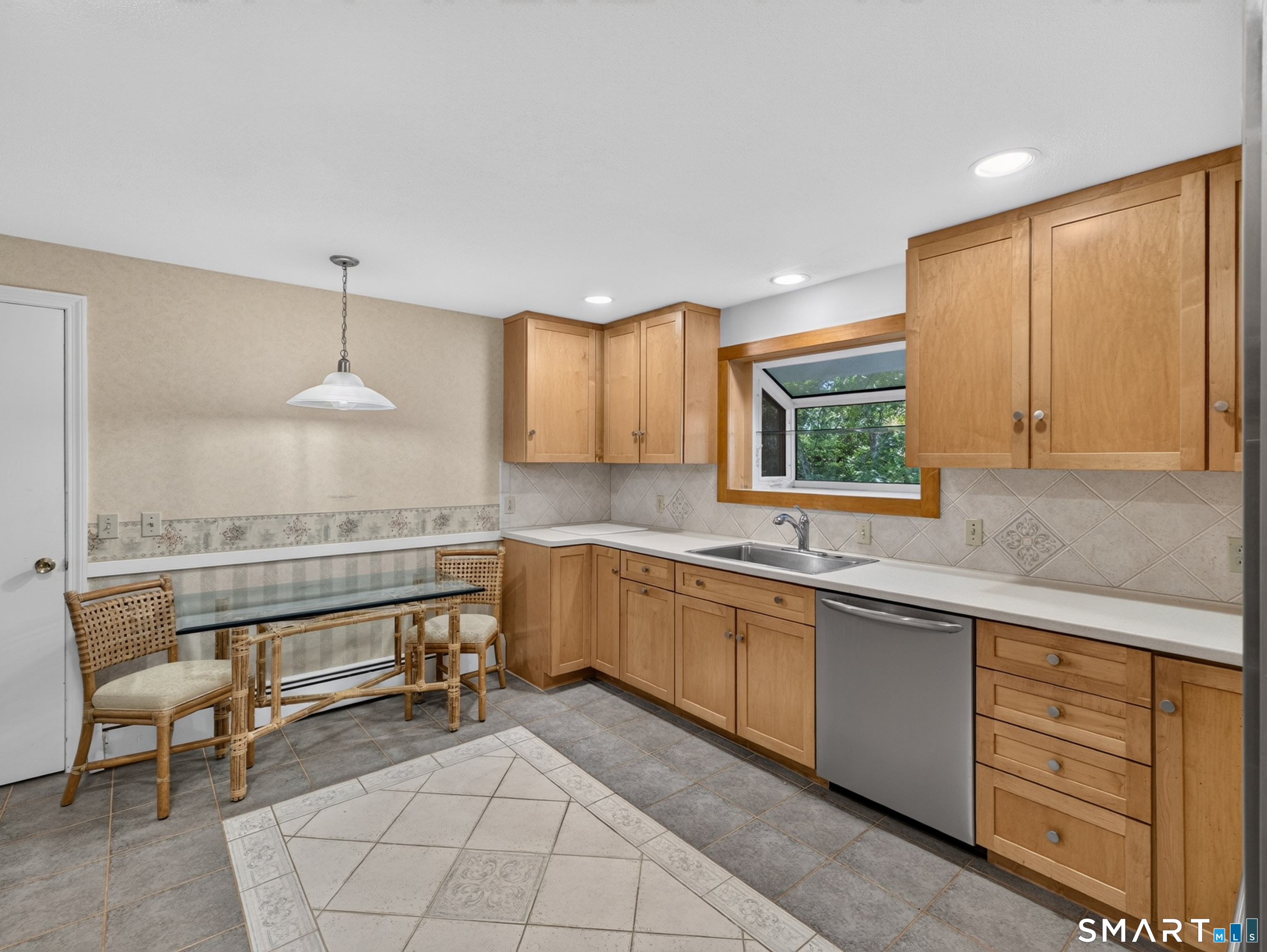 35 Inchcliffe Drive Ledyard CT 06335