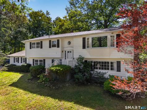 35 Inchcliffe Drive Ledyard CT 06335