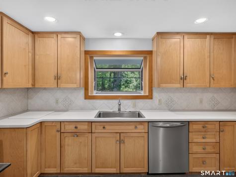 35 Inchcliffe Drive Ledyard CT 06335