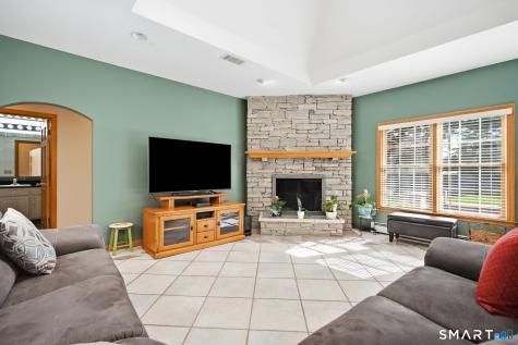 35 Gilbert Lane South Windsor CT 06074