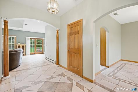 35 Gilbert Lane South Windsor CT 06074