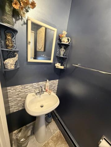 12 Garrison Terrace Bloomfield CT 06002