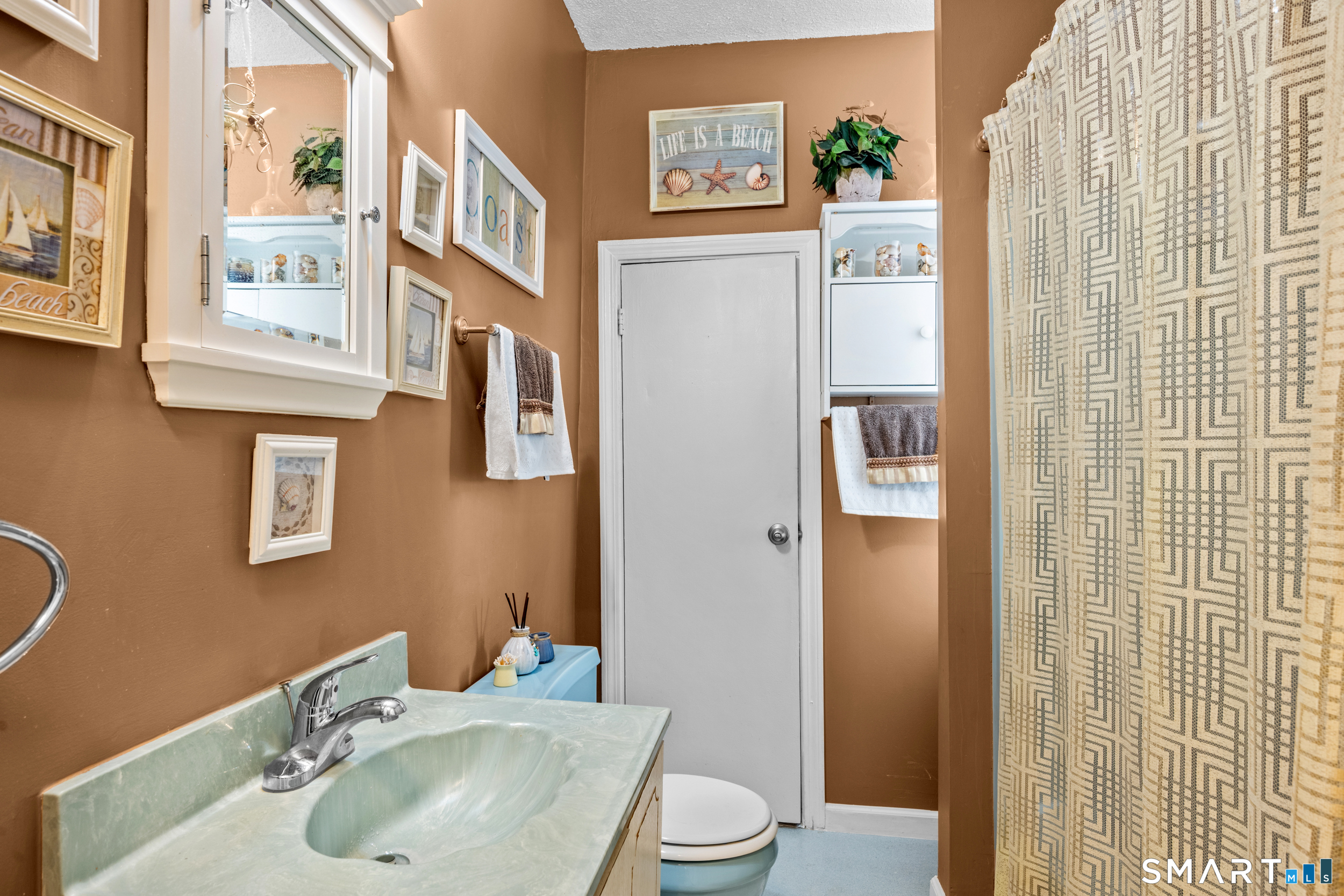 58 Vivian Street Waterford CT 06385