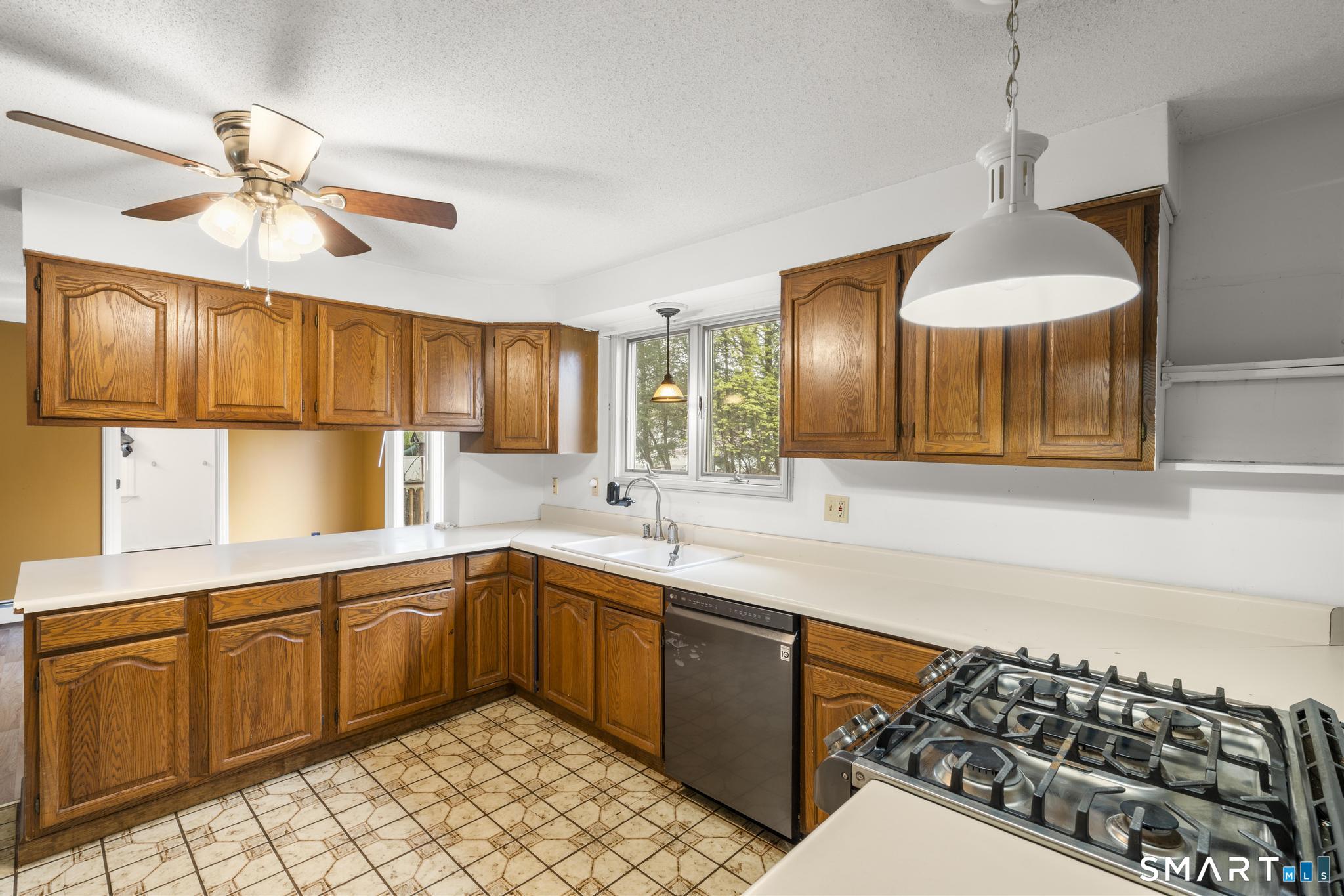 537 George Washington Road Enfield CT 06082