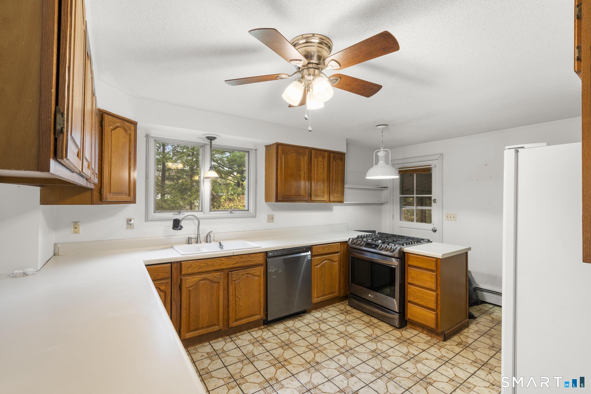 537 George Washington Road Enfield CT 06082