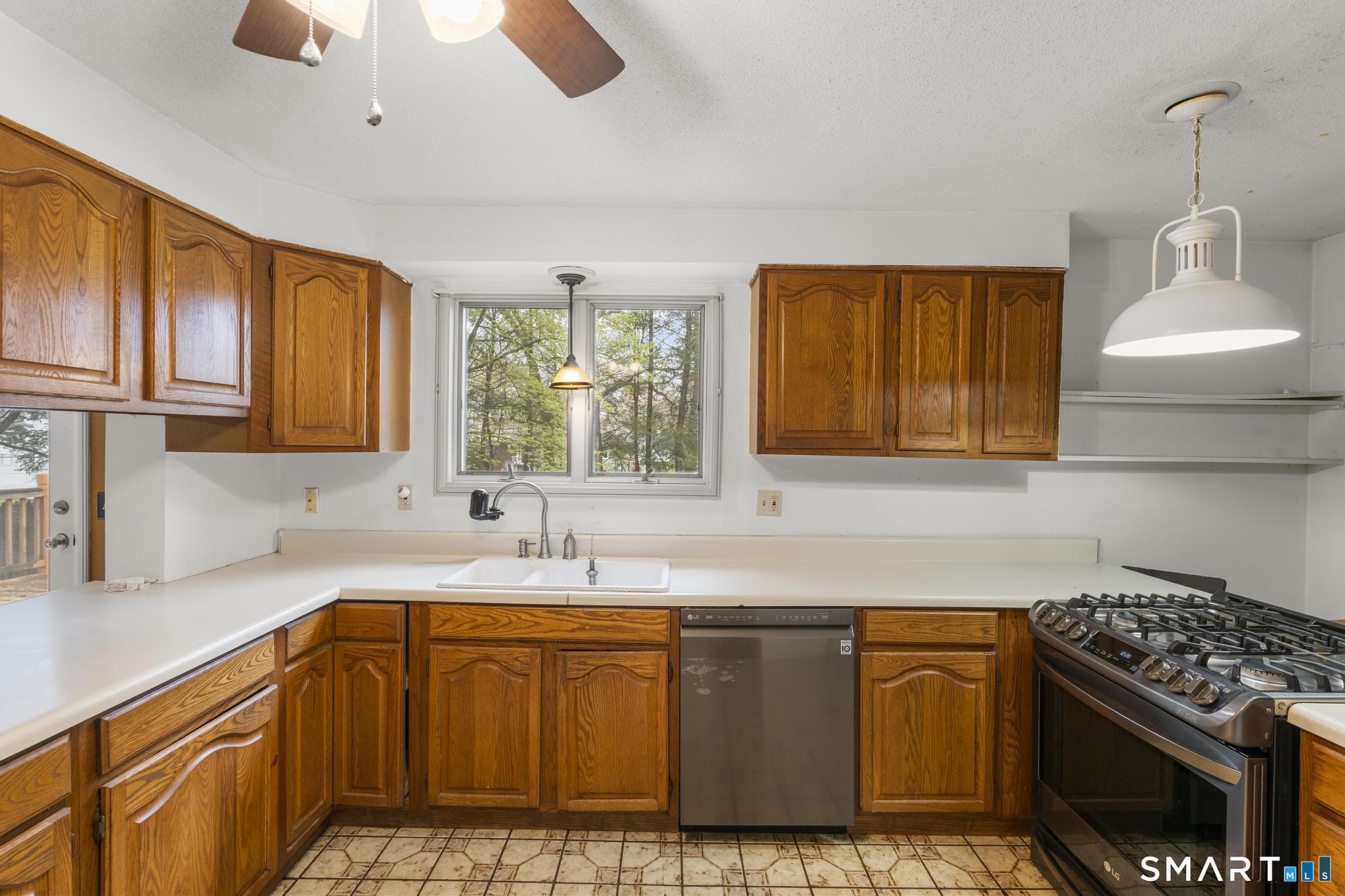 537 George Washington Road Enfield CT 06082