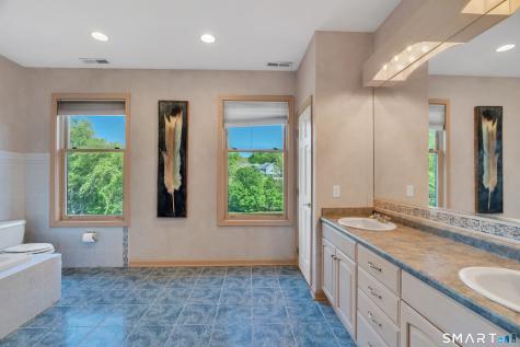 194 Quaker Farms Road Oxford CT 06478