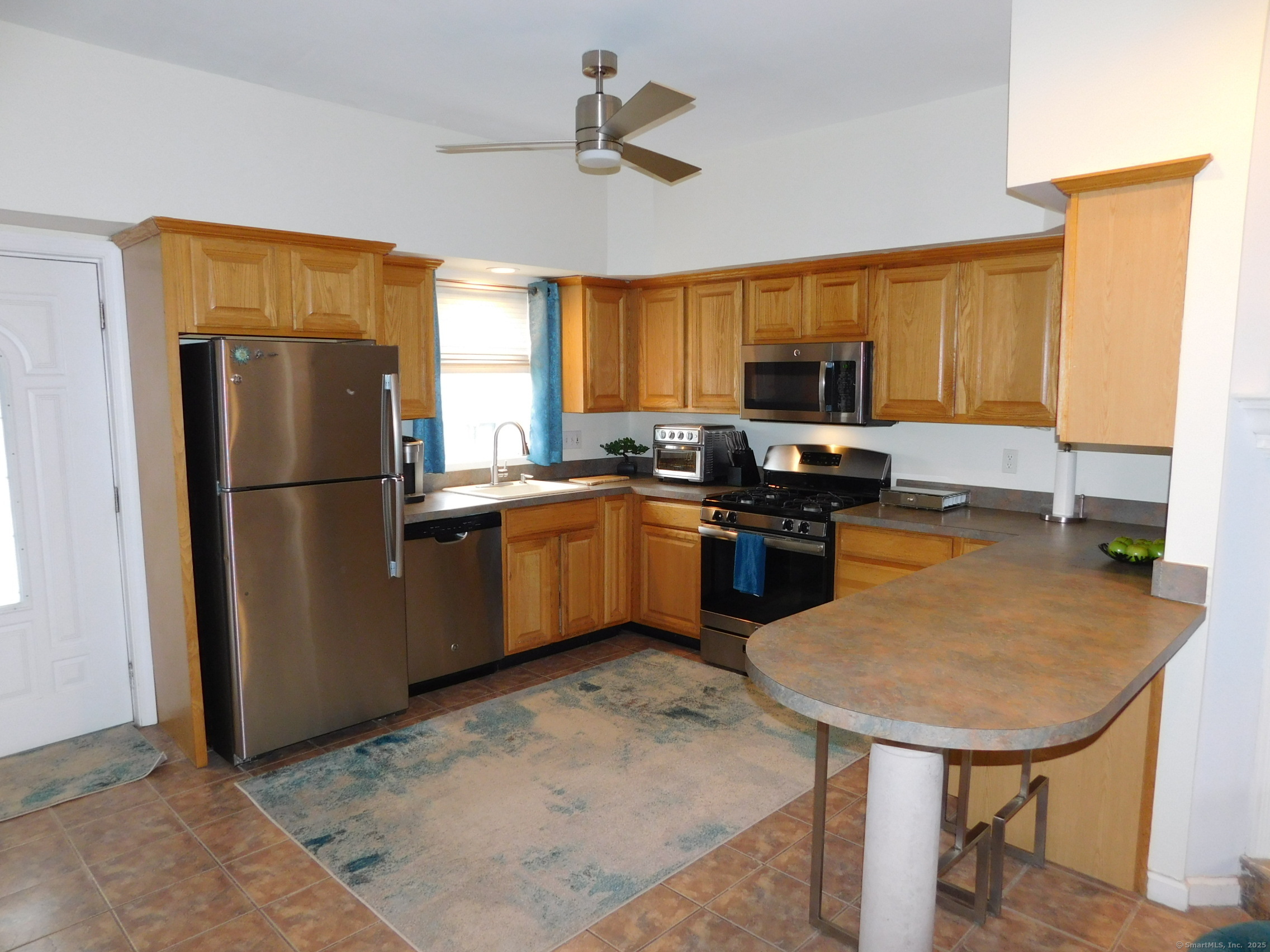 51 1ST Avenue East Haven CT 06512