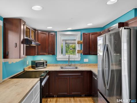 13 Oak Street Groton CT 06340