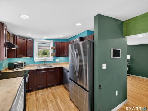 13 Oak Street Groton CT 06340