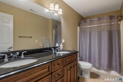 9 Pierpont Court North Haven CT 06473