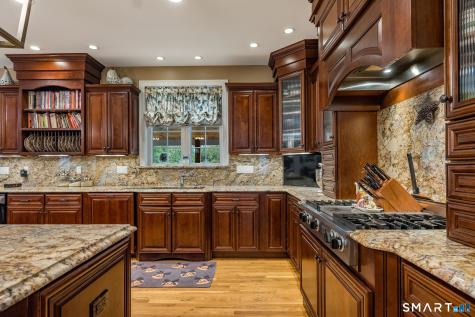 9 Pierpont Court North Haven CT 06473
