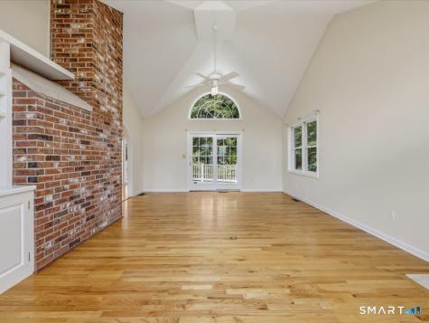 2 Brocketts Lane Branford CT 06405