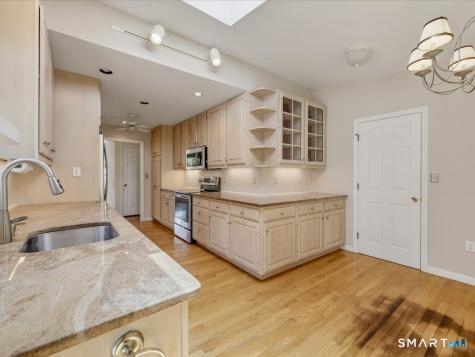 2 Brocketts Lane Branford CT 06405