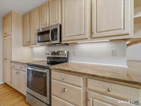 2 Brocketts Lane Branford CT 06405