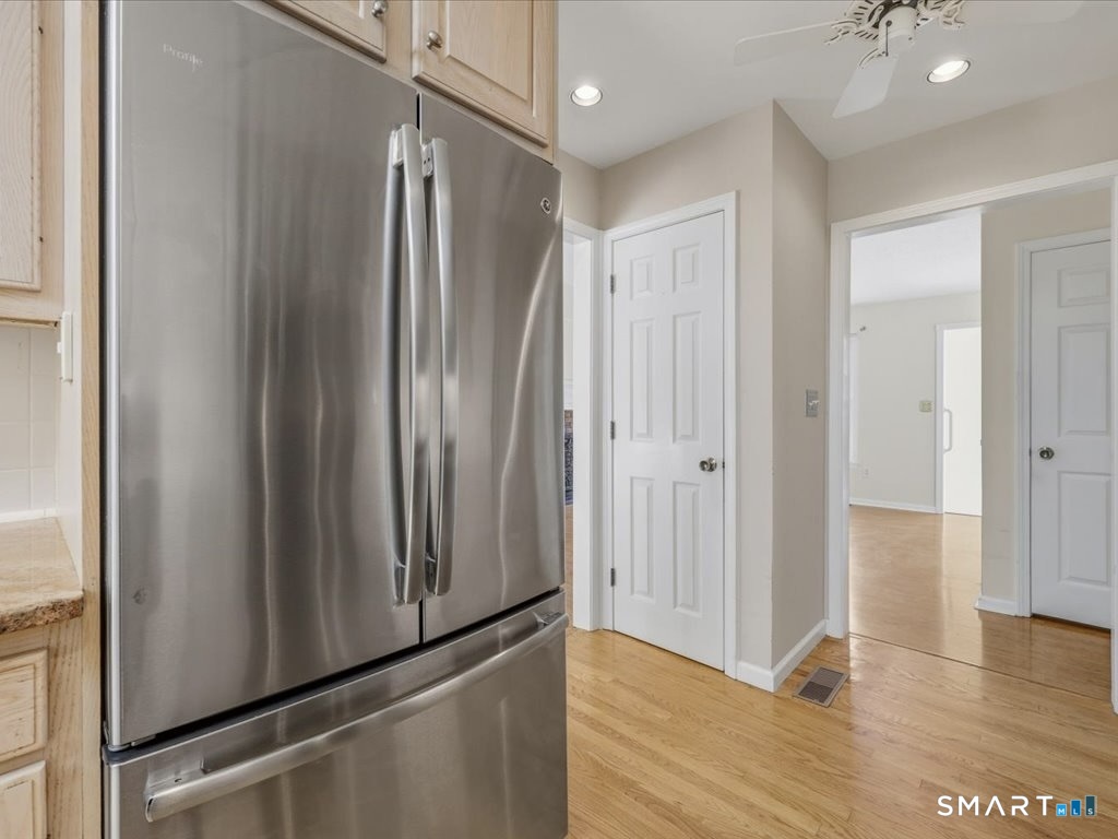 2 Brocketts Lane Branford CT 06405