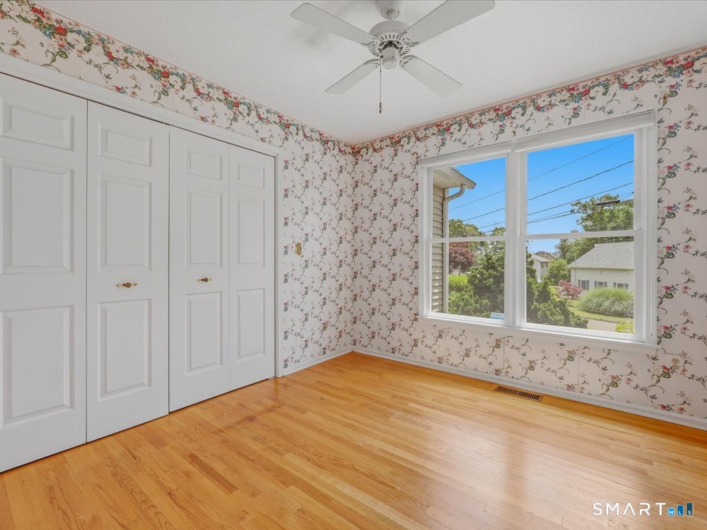 2 Brocketts Lane Branford CT 06405