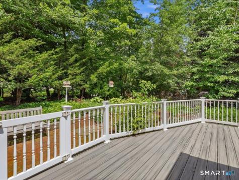 2 Brocketts Lane Branford CT 06405