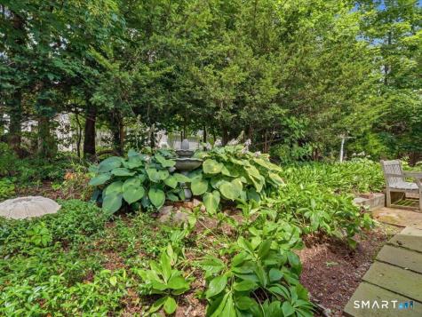 2 Brocketts Lane Branford CT 06405