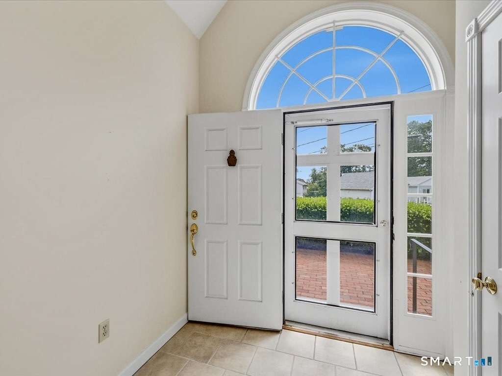 2 Brocketts Lane Branford CT 06405