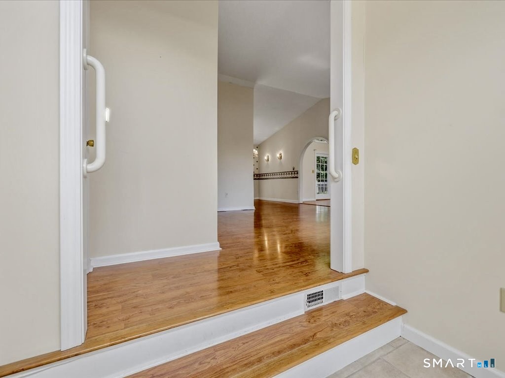 2 Brocketts Lane Branford CT 06405
